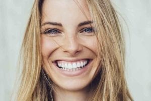 Tooth bonding restorative dentistry for cracked or chipped teeth
